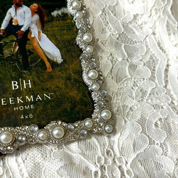 BH 4x6 Silver Texture Faux Pearls Rhinestones Rectangular Wedding Picture Frame - Picture 5 of 5